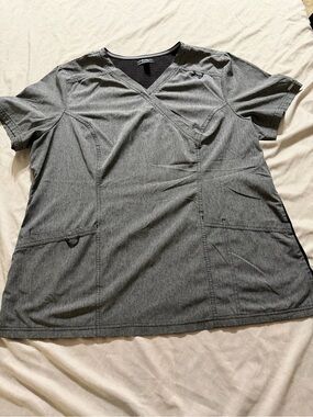ELLE Medical Gray Black Stretch Colorblock Scrub Top Women’s XL